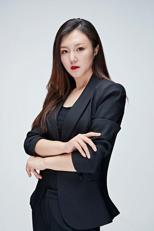 邓华英 视觉设计总监